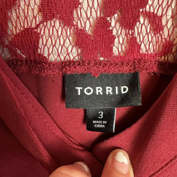 Torrid red lace back 3/4 sleeve blouse size 3X E10 - Picture 2 of 6